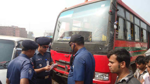 Bus-Mobile-court-pic-Gazipur-16-11-2014-4